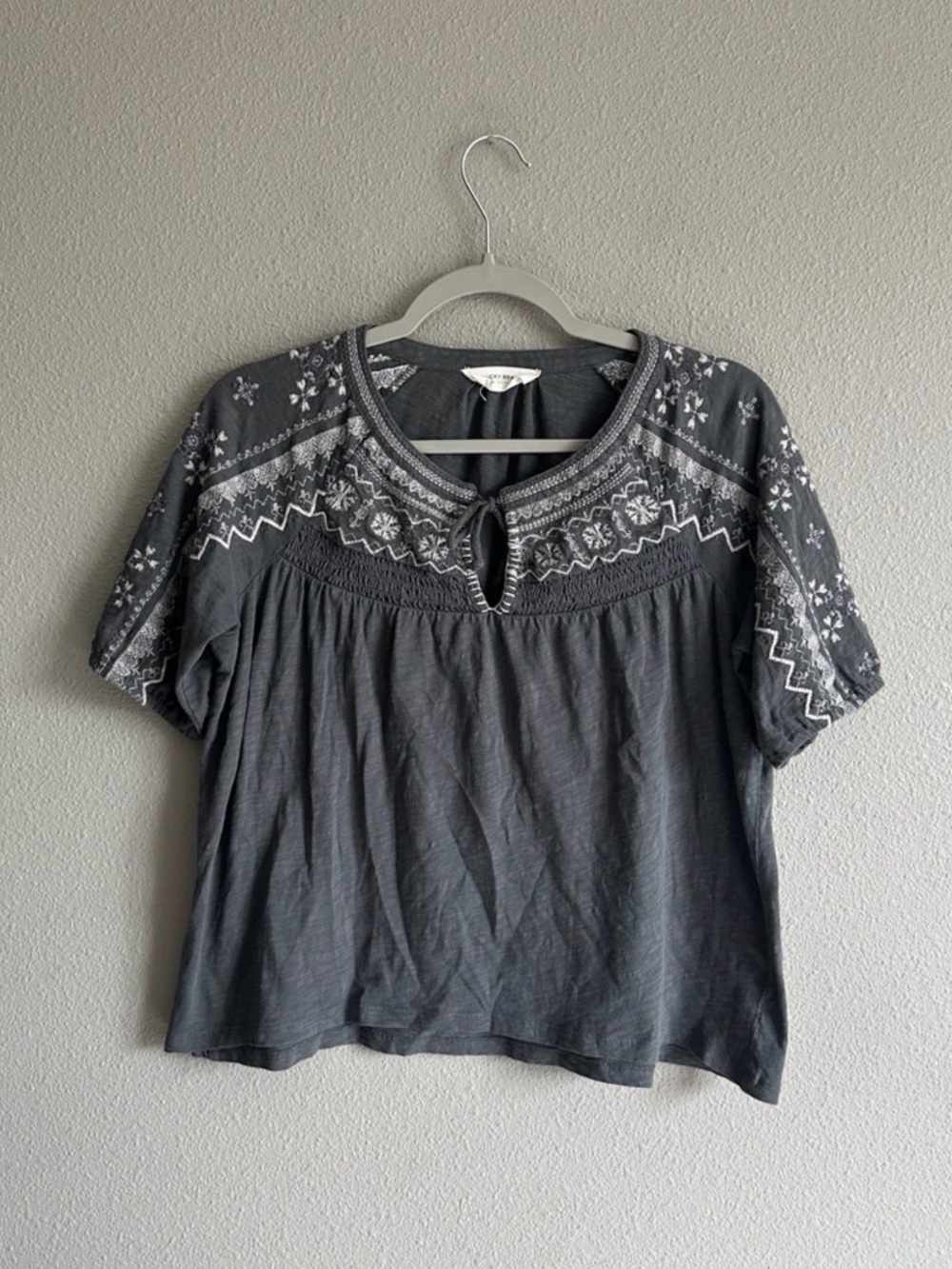 Lucky Brand Women’s M Charcoal Embroidered Peasant Blouse